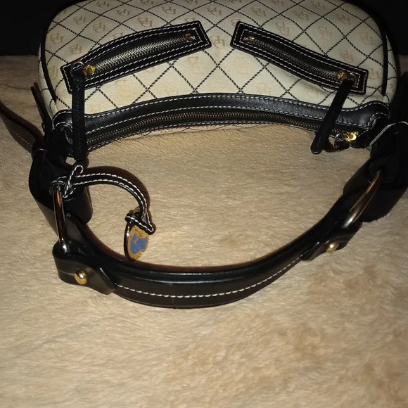 NWT Dooney & Bourke Moon Bag - Picture 8 of 14